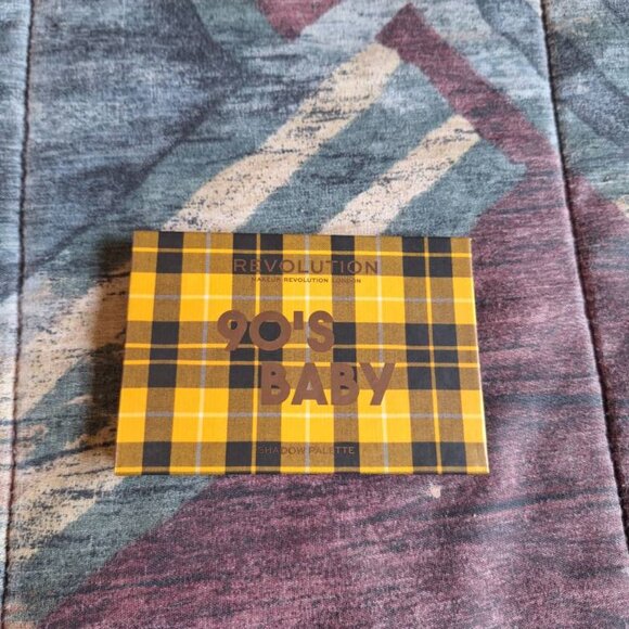 ✨  Revolution “90’s Baby” Palette - Picture 2 of 3